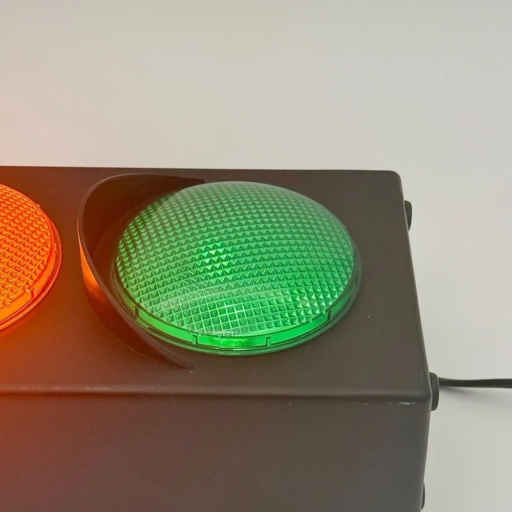 Vintage Lava World Traffic Light Lamp 1815 Retro Stoplight Man Cave Beer Bar